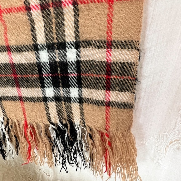 7 Unique & Beautiful Scarves EUC - Picture 3 of 16